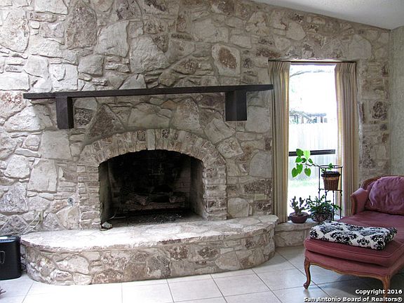 4th image of 1411 Plumeria St