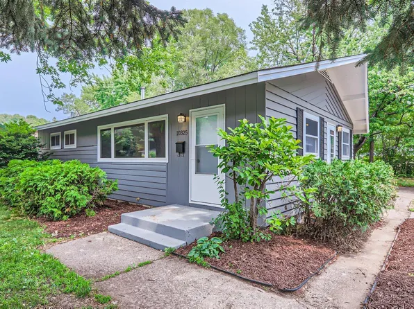 10325 Washburn Ave S, Bloomington, MN 55431