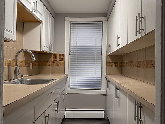 3rd image of 147 River Ave #1