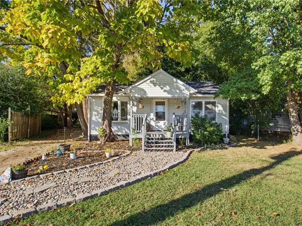 111 Englewood Dr, Archdale, NC 27263