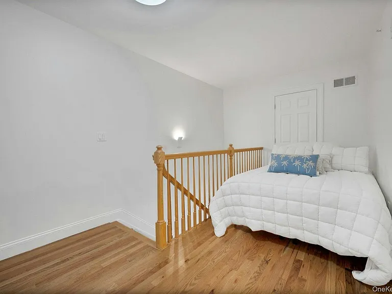 142 Brook St #B — Photo 23