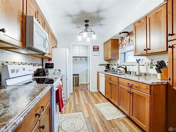 5th image of 2989 Maginn Dr