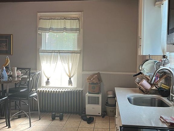 5th image of 15 Ward St #1