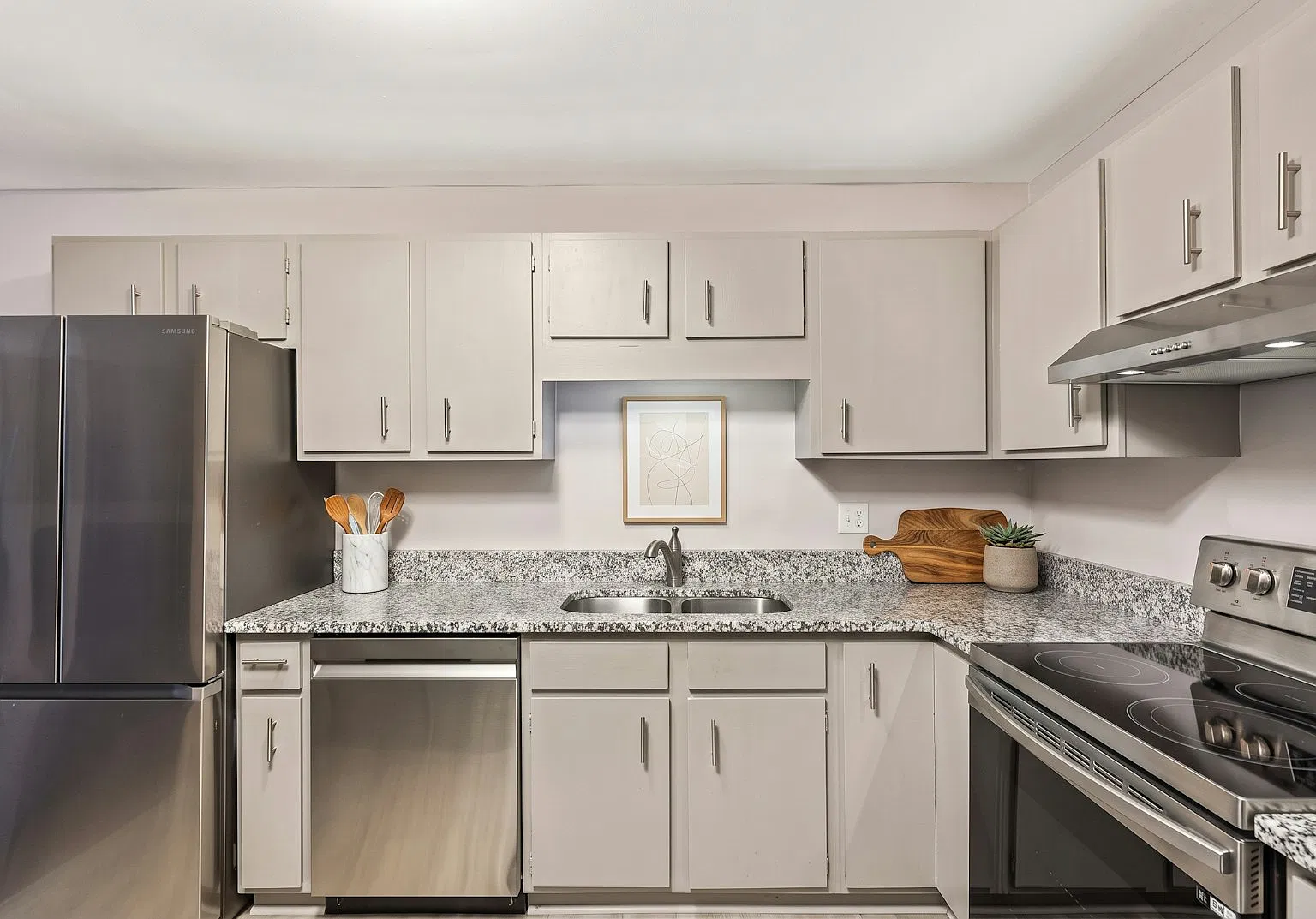7301 West 101st Street, Unit 102 — Photo 3