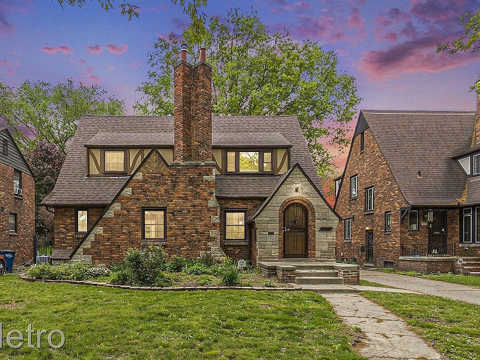 1st image of 18950 Oak Dr