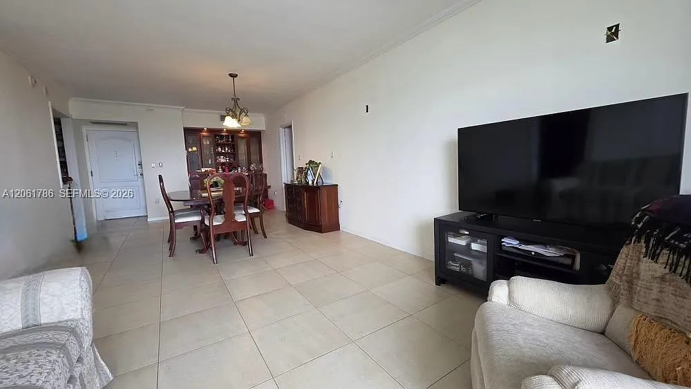Aventura Eldorado Condo — Photo 3