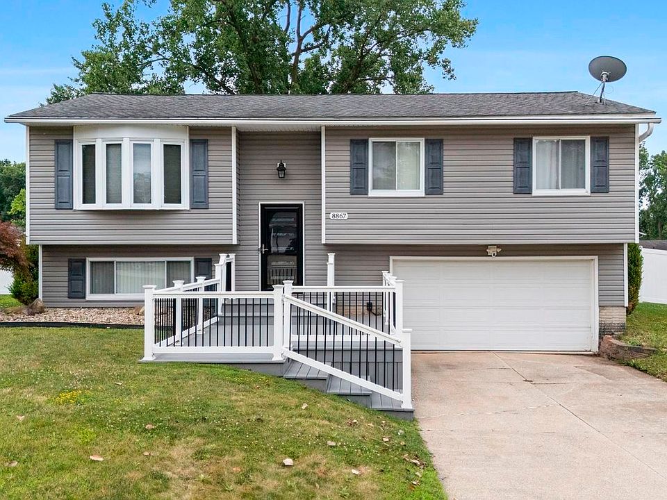 1st image of 8867 Center Dr
