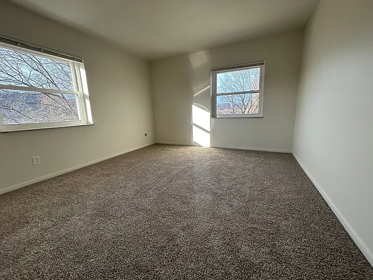360 Maryland Ave — Photo 130