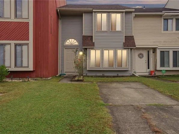 710 Waters Dr, Virginia Beach, VA 23462