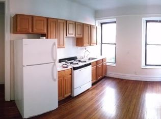 3095 29th St, Astoria, NY 11102