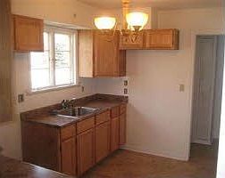 4th image of 1073 Foster Ave