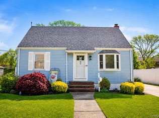 20 Carol Rd, Bethpage, NY 11714