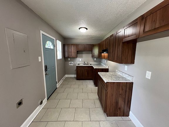 3rd image of 2723 Frisco Ave