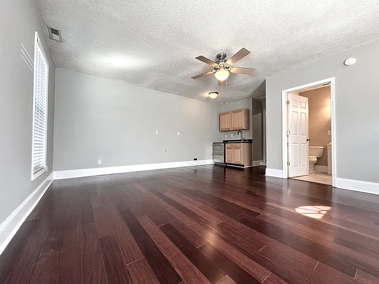 5200 Fennell St — Photo 21
