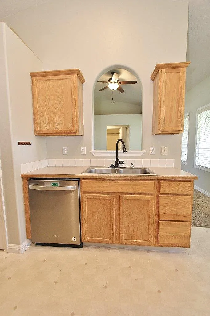 3 bed, 1265 sqft, $2,150 — Photo 3