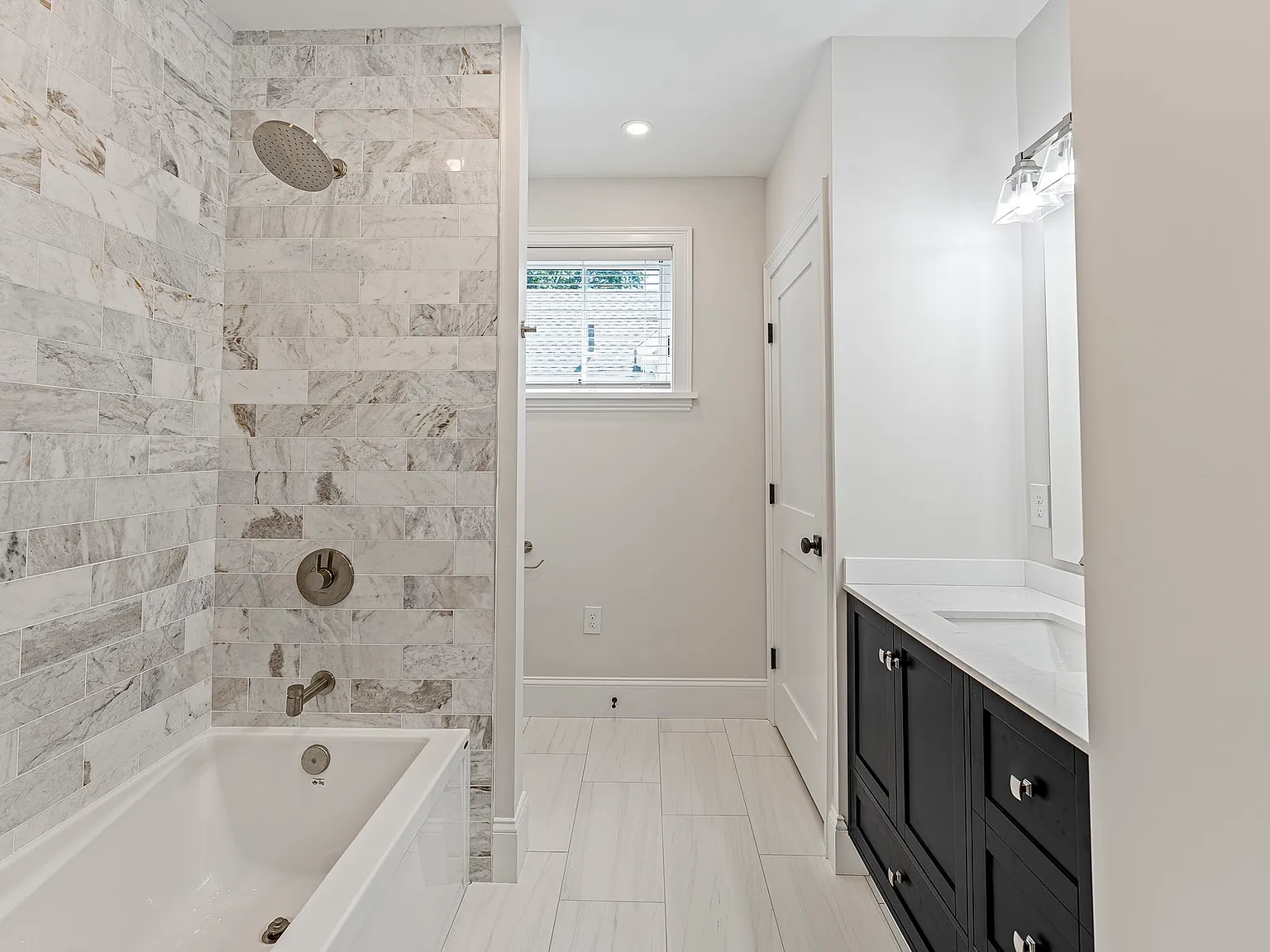 1 bed, 680 sqft, $2,300 — Photo 4