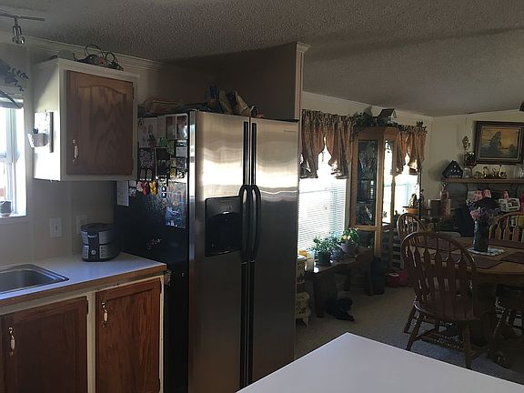 3rd image of 1727 Augusta Dr
