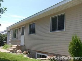 206 Suncrest Ct, Avon, MN 56310