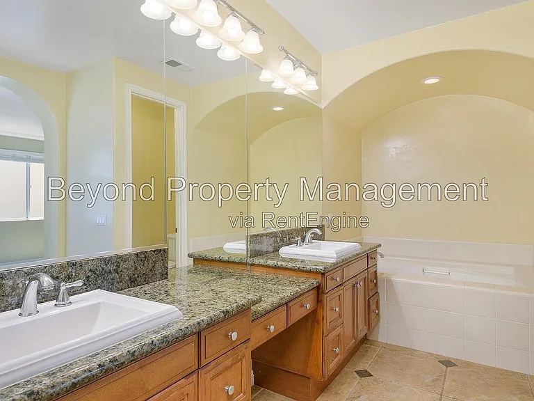 2947 Farragut Rd — Photo 20