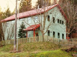 106 3rd Ave, Mosier, OR 97040