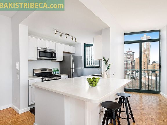 5th image of 311 Greenwich St Unit Penthouse D
