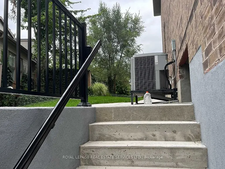45 Ontario Ct S #LOWER — Photo 3