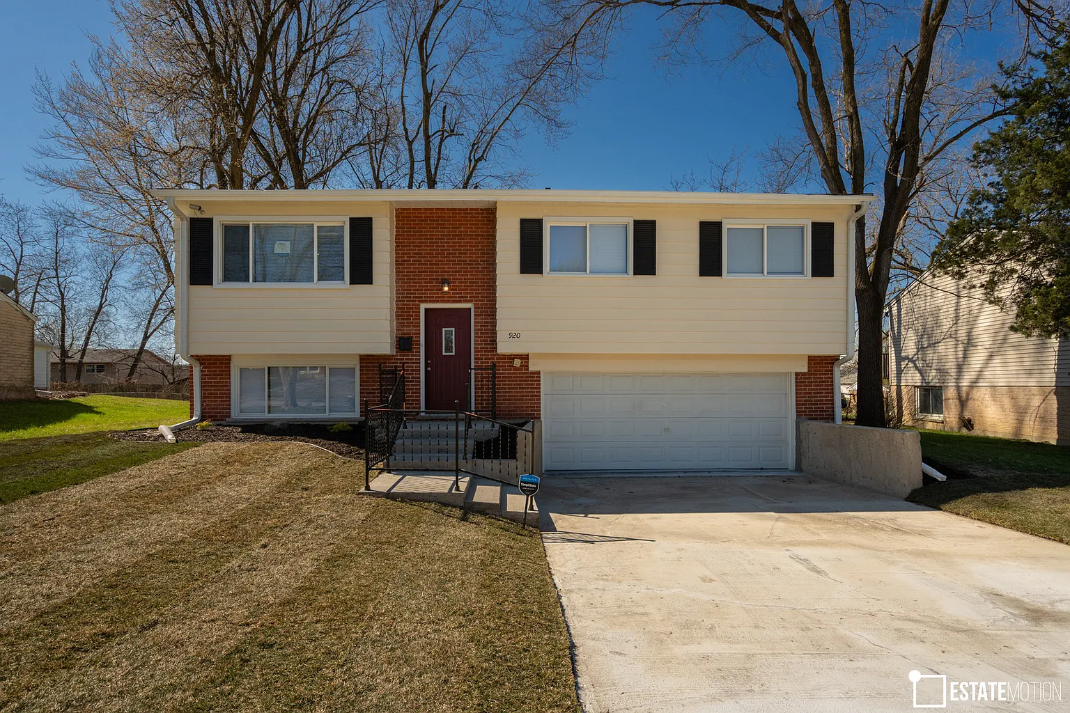 920 Union Dr photo 1