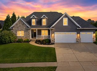 5089 Wyndham Ct, Bettendorf, IA 52722