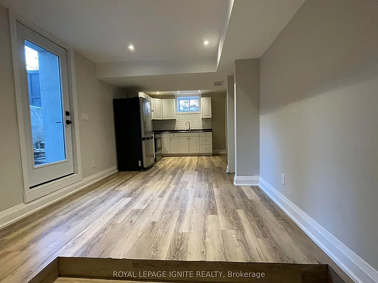 30 Watson St #BASEMENT — Photo 8