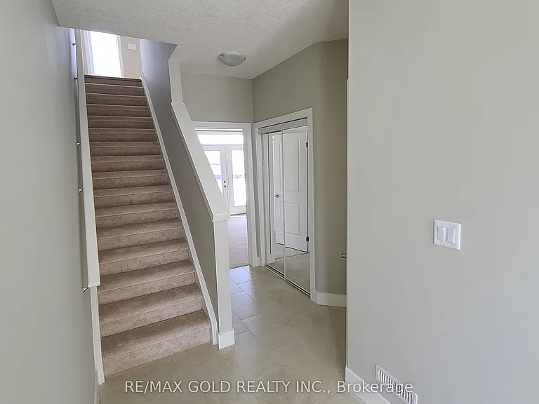 177 Edgevalley Rd #152 — Photo 4