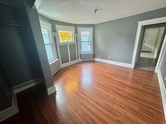 3rd image of 61 Townsend Ave #B