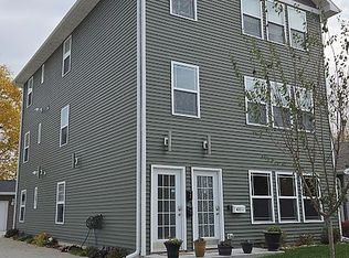 420 24th Ave, Naplate, IL 61350