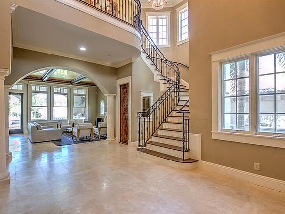 3rd image of 68 Bahama Cir