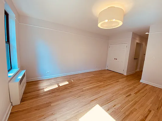 Rented by Metropolis Real Estate of Manhattan | media 5