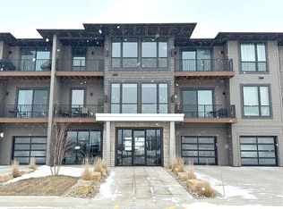 1351 13th Ave SE #204, Sioux Center, IA 51250