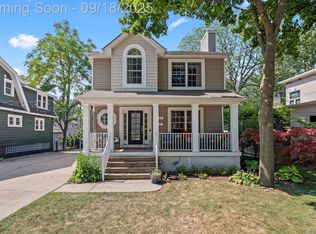 821 Forestdale Rd, Royal Oak, MI 48067