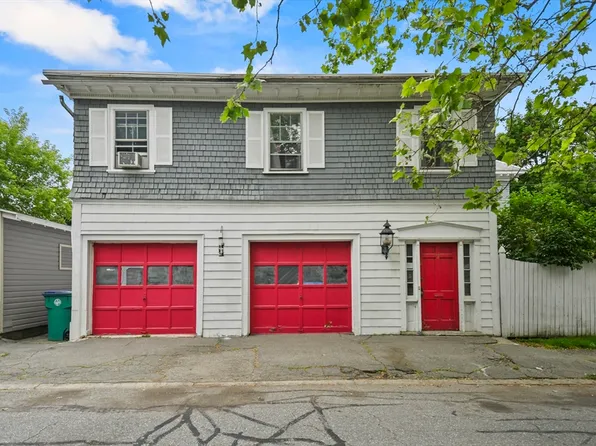 487 Andover St, Lowell, MA 01852
