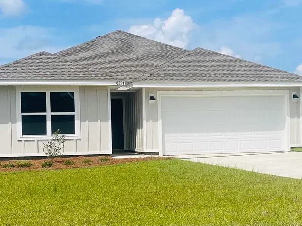 8224 Queensland Dr, Laurel Hill, FL 32567