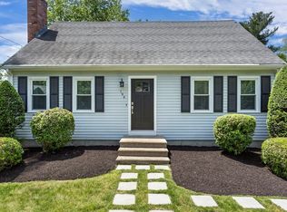 194 Crossfield Rd, Franklin, MA 02038