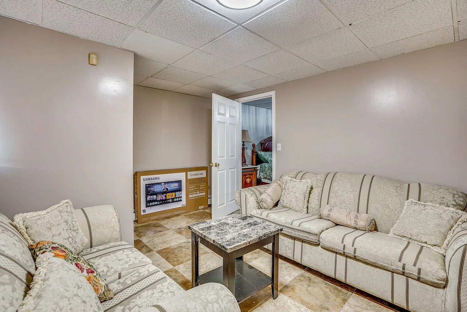1 bed, 1.0 bath, 548 sqft, $2,715 — Photo 2