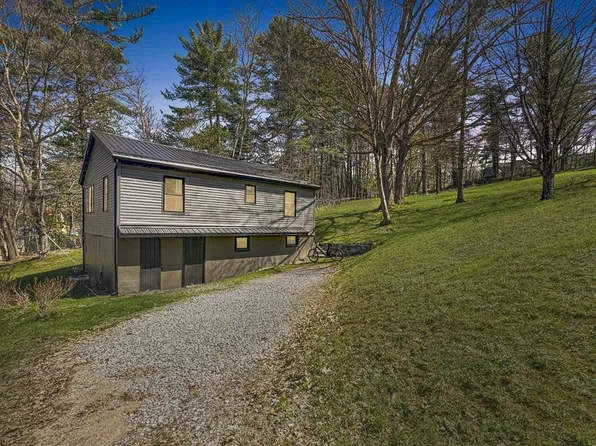 229 Roosevelt St, Crab Orchard, WV 25827