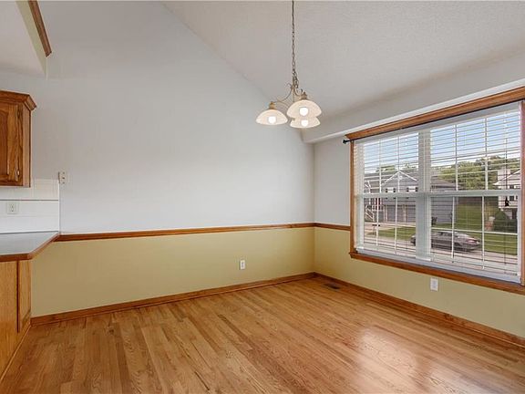 3rd image of 16306 Hight Ave