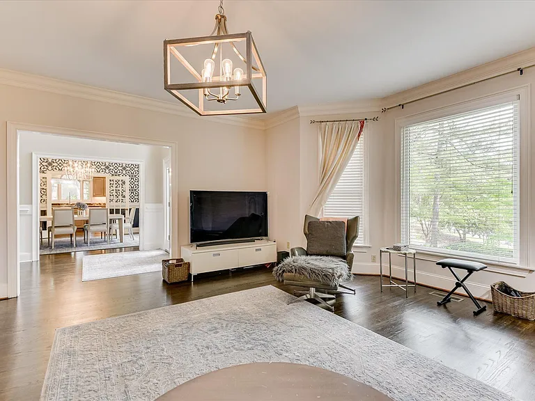 126 Dewberry Ln — Photo 7