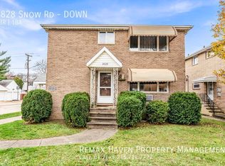 2828 Snow Rd, Parma, OH 44134