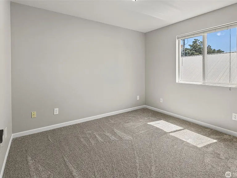 502 E River Ave #B — Photo 12