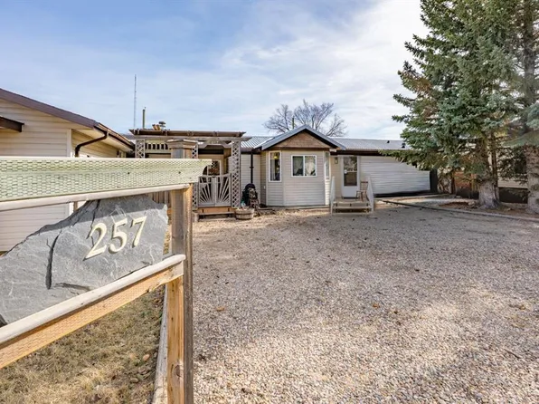 257 NW Leonard St, Cypress County, AB T0K 1Z0