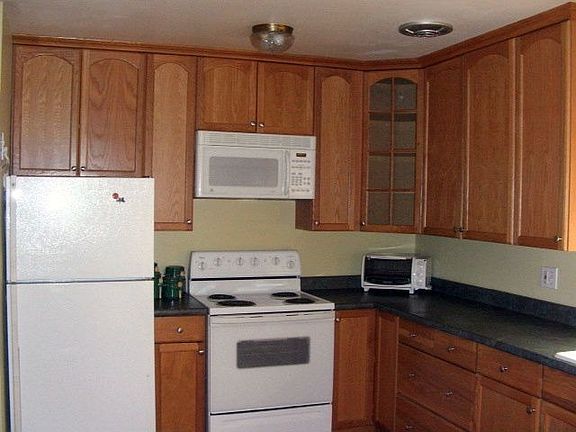 Crown molding in kitchen!