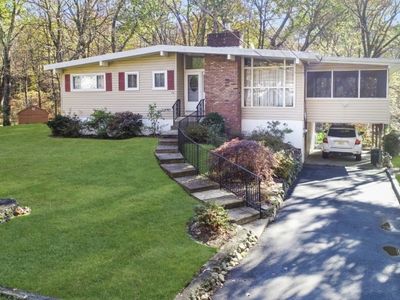 56 Valley Rd, Ringwood, NJ, 07456