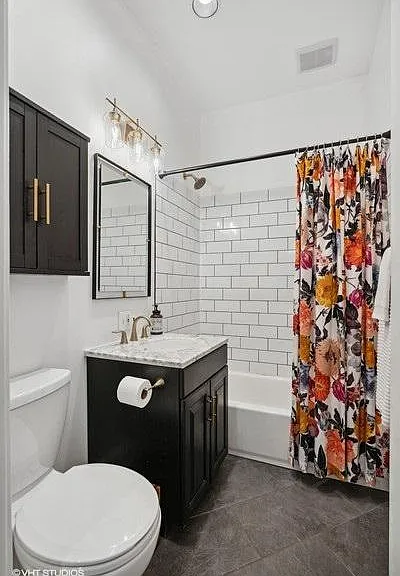 1919 N Wood St #1R — Photo 8