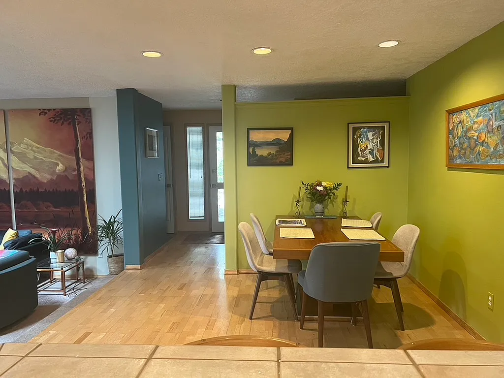 3 bed, 1734 sqft, $3,000 — Photo 3